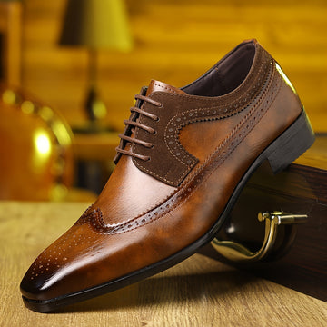 Men’s Two-Tone Wingtip Oxford Brogues – Distinctive Style for Formal and Smart-Casual Wear