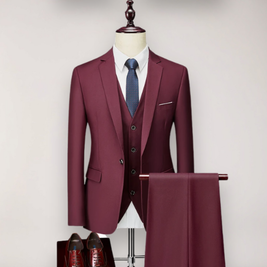 Men’s Three-Piece Slim Fit Suit – Tailored Blazer, Waistcoat and Trousers for Formal Events