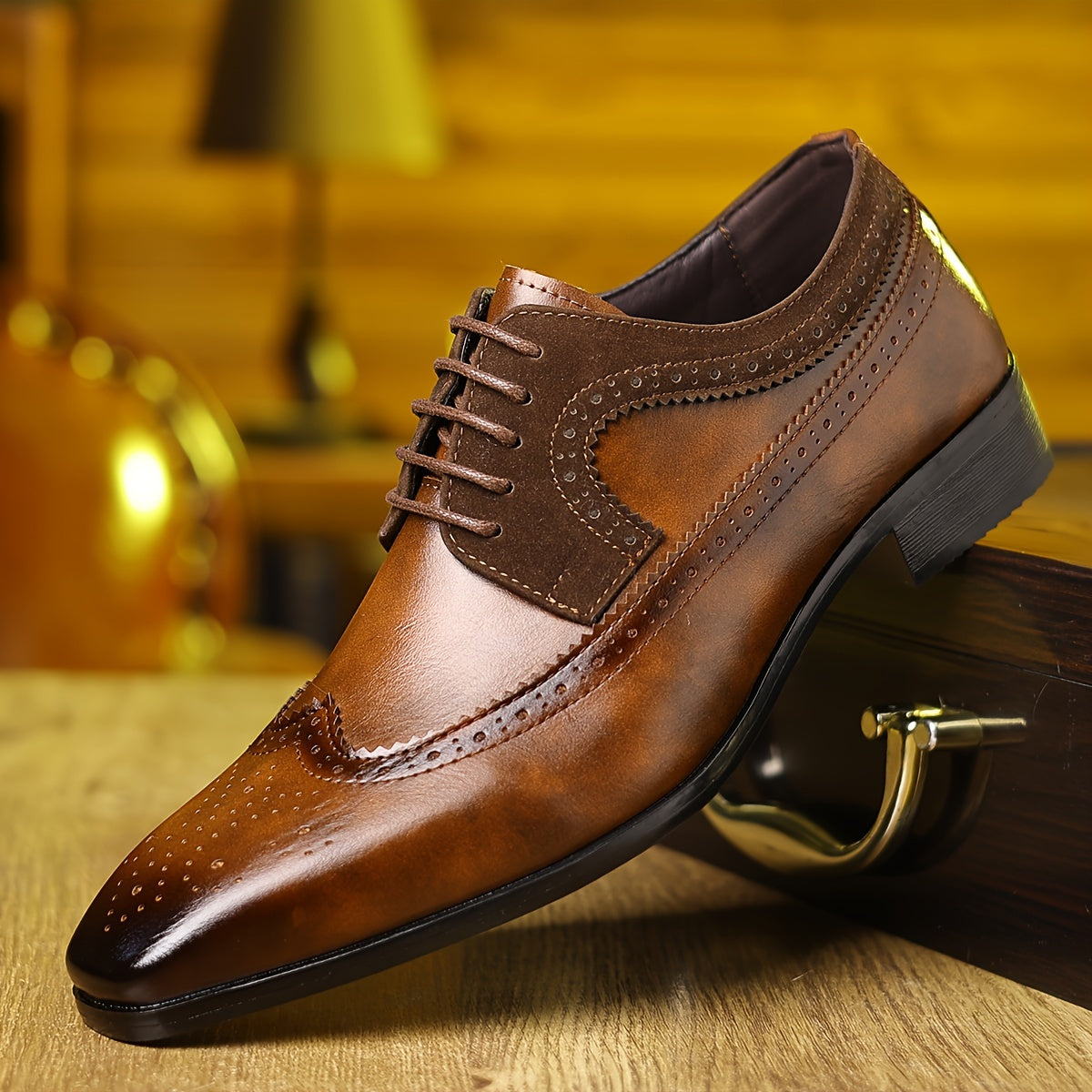 Men’s Two-Tone Wingtip Oxford Brogues – Distinctive Style for Formal and Smart-Casual Wear