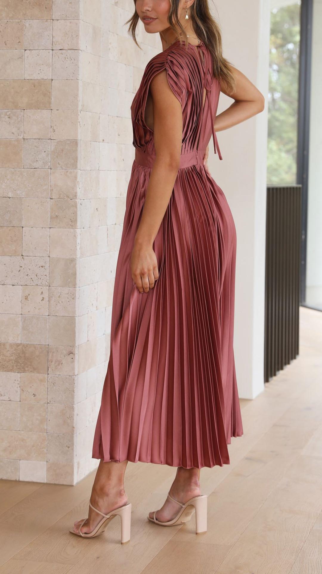Women’s V-Neck Pleated Maxi Dress – Sleeveless Structured Waist Design