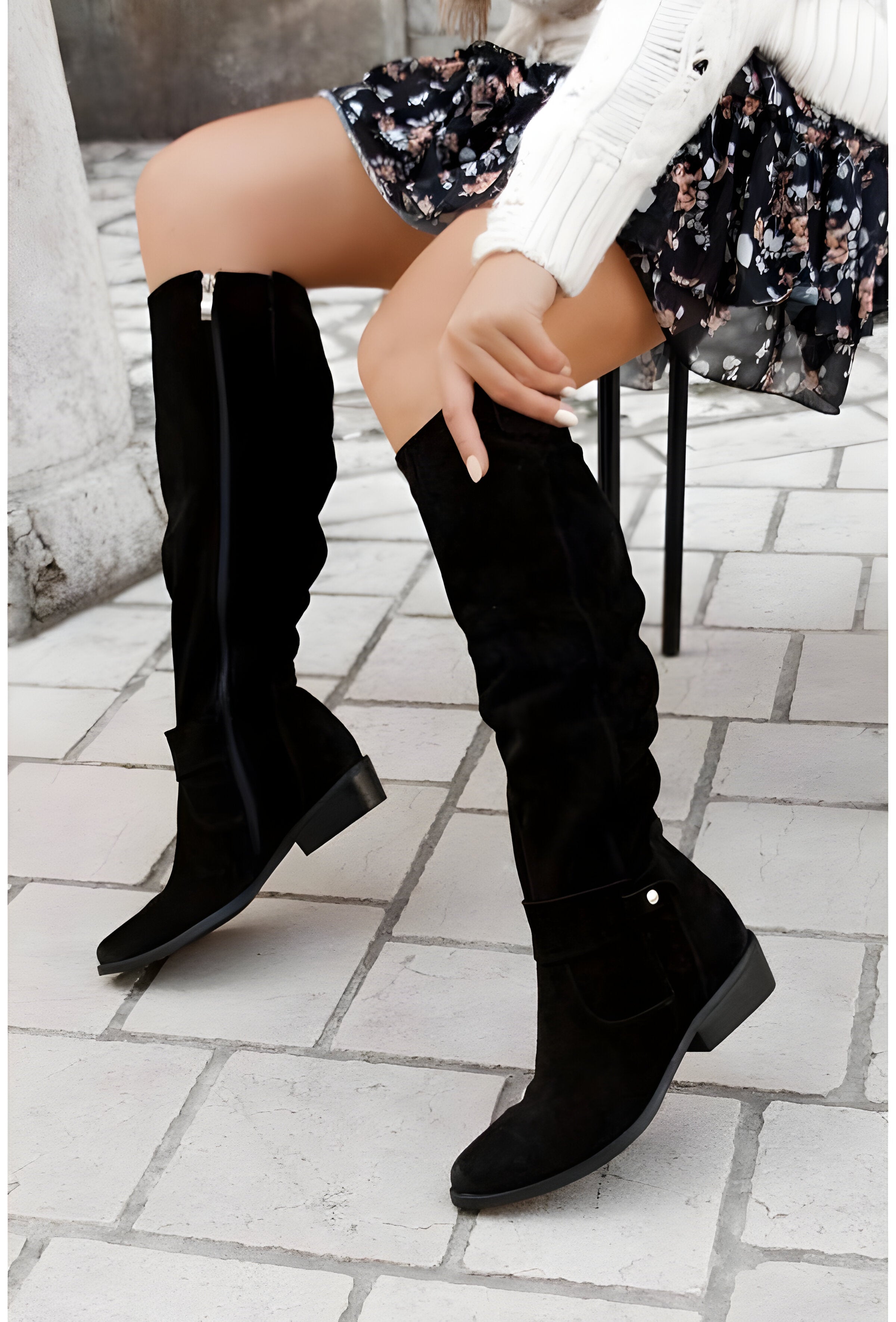 Women’s Knee-High Boots – Slouch Style with Side Zip