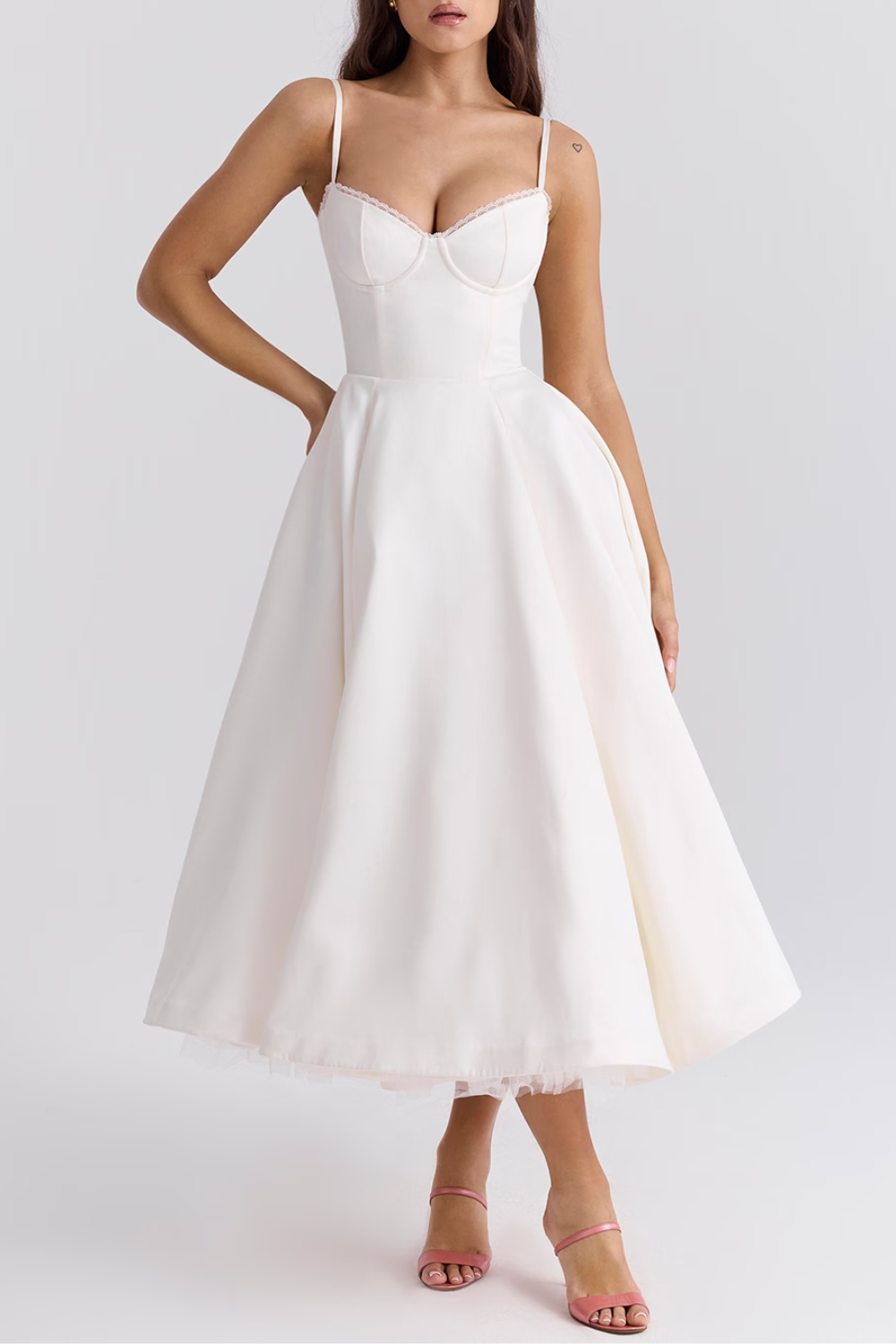 Women’s Sweetheart Neckline Evening Dress – Refined Silhouette for Formal and Special Events