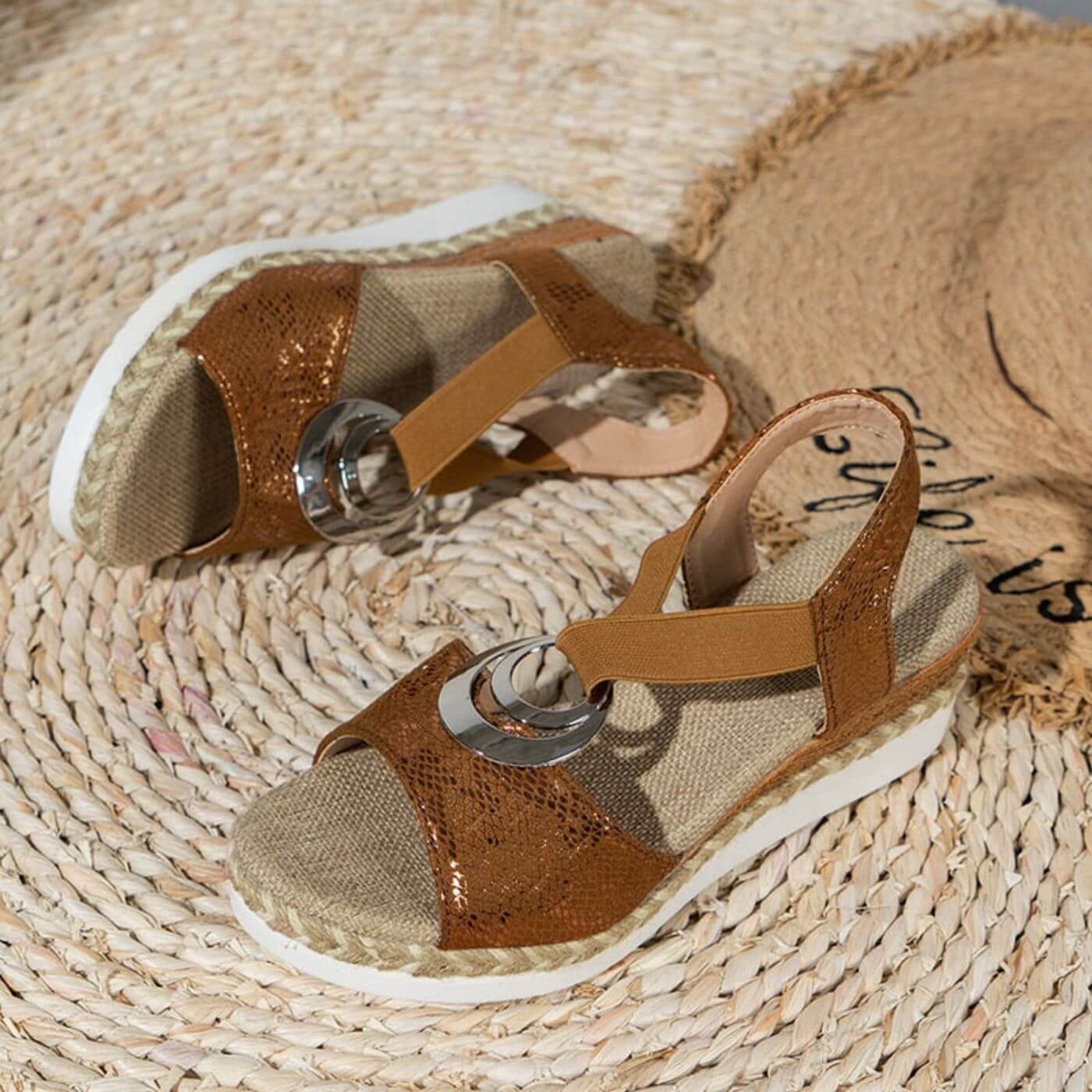 Women’s Wedge Sandals – Cushioned Arch Support – Open Toe – Textured Strap